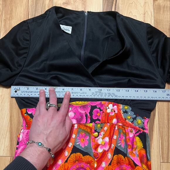 VINTAGE 60s Mod Barkcloth Dress Size 2  Black Maxi Rhinestone Studded Neusteters - Picture 3 of 7